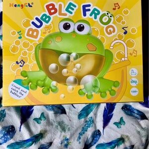 Bubble Frog Bubble Machine Toy for Kids - Green